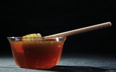 Как выглядит каштановый мед